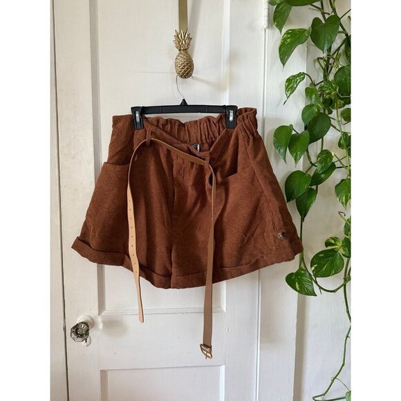 SHEIN Pants - SHEIN curve women’s size 2x-large brown textured shorts